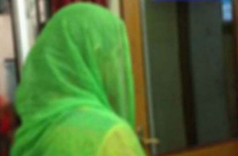 পরকীয়া, অতঃপর নানাকে বিয়ের দাবিতে নাতনির অনশন