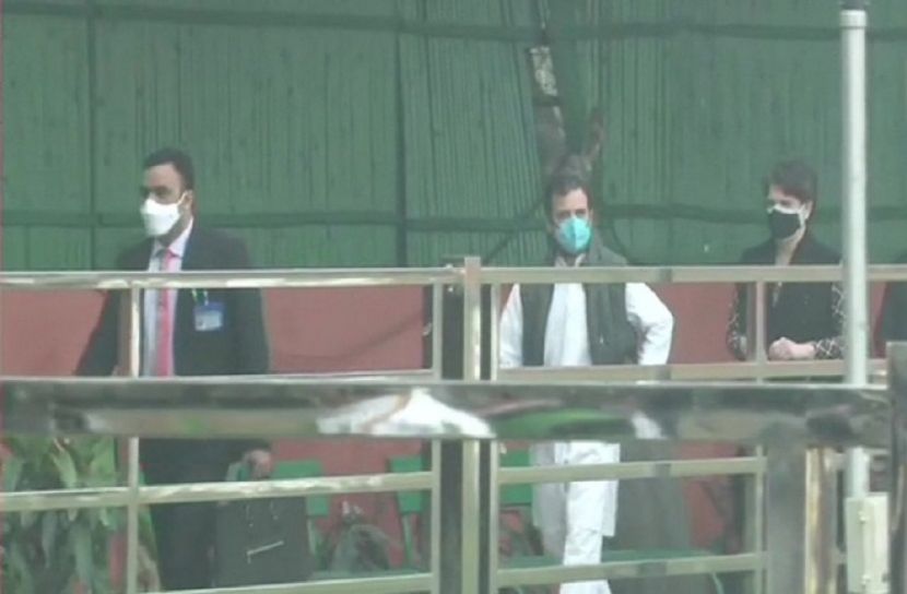 কৃষকদের স্বাক্ষর নিয়ে রাষ্ট্রপতির কাছে রাহুল গান্ধী