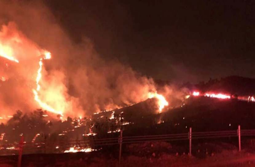 যুক্তরাষ্ট্রে নৌ-ঘাঁটির কাছে ভয়াবহ অগ্নিকাণ্ড