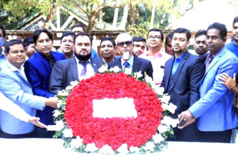বঙ্গবন্ধুর সমাধিতে প্রধান প্রকৌশলীর শ্রদ্ধা