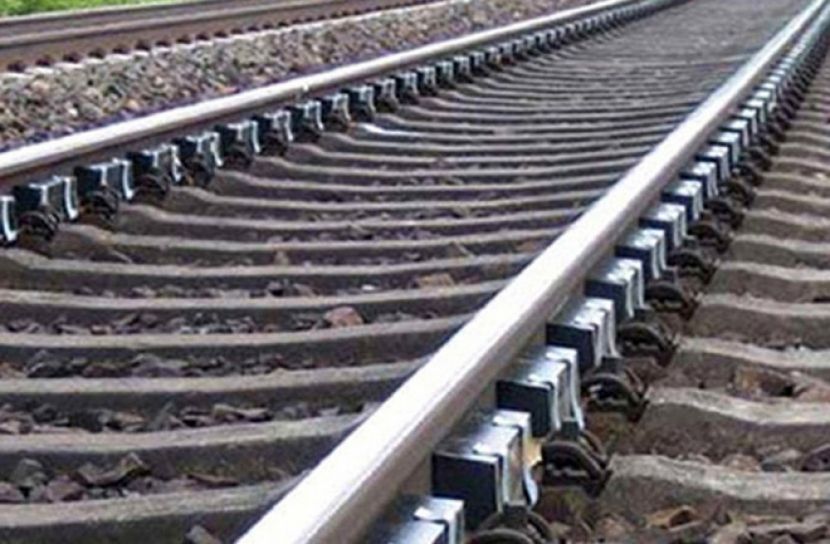 কালিয়াকৈরে ট্রেনে কাটা পড়ে নারীসহ নিহত ২