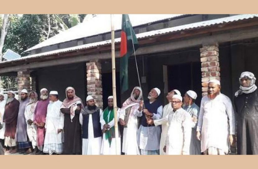 কওমি মাদ্রাসায় ৩৬ বছর পর জাতীয় পতাকা উত্তোলন 