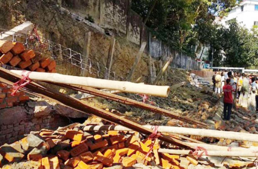 চট্টগ্রামে দেয়াল ধসে ২ শ্রমিক নিহত