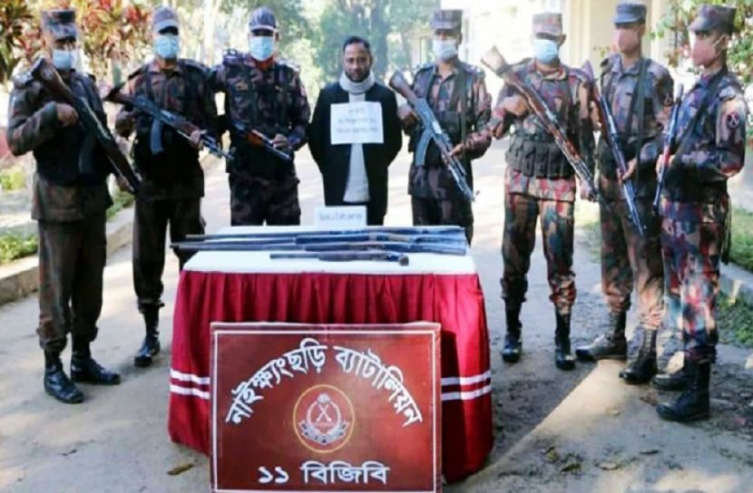 উপজেলা দূর্নীতি প্রতিরোধ কমিটির সভাপতি অস্ত্রসহ গ্রেফতার