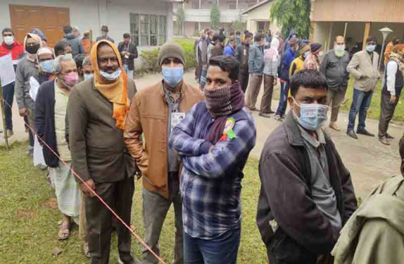 ২৪ পৌরসভায় ভোটগ্রহণ চলছে