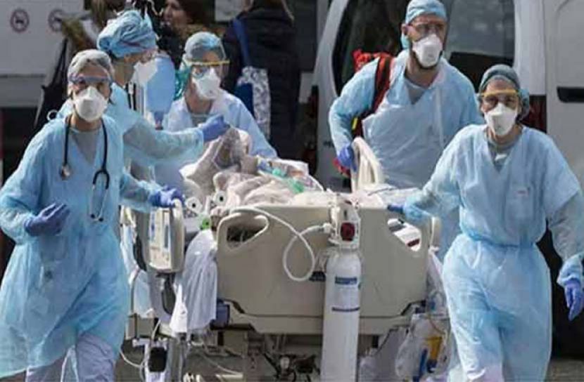 যুক্তরাজ্যে রোগী সামলাতে হিমশিম খাচ্ছে হাসপাতাল