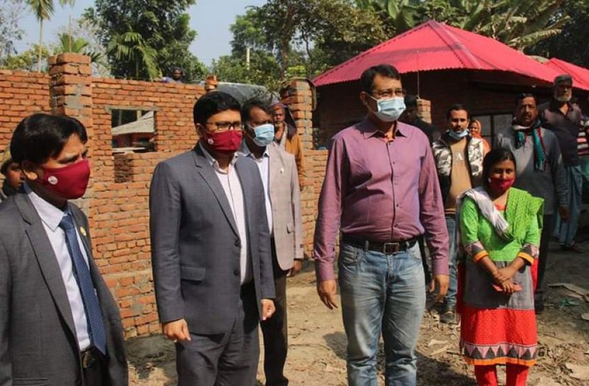 বোয়ালমারীতে গৃহনির্মাণ প্রকল্প পরিদর্শন