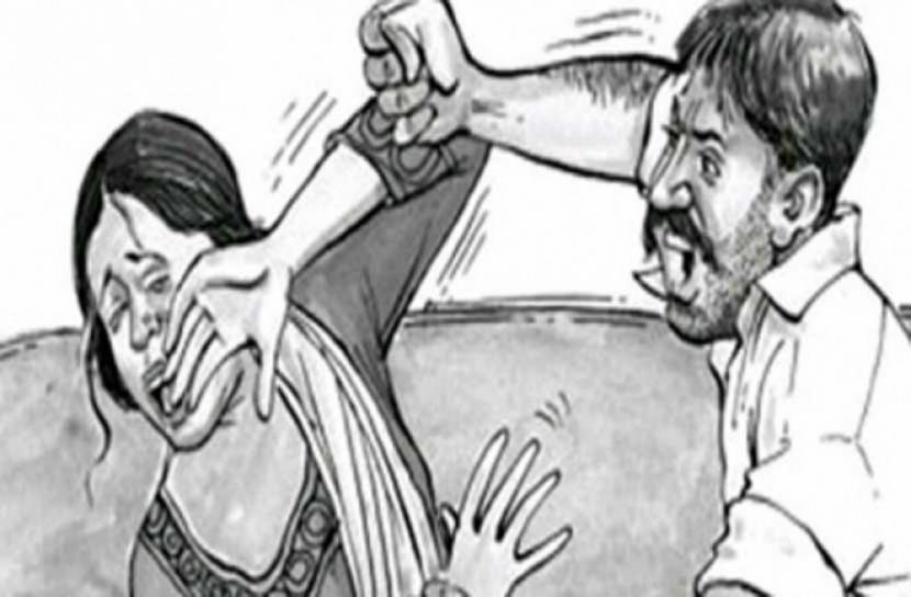 স্ত্রীকে মারধর করায় স্বামী আটক
