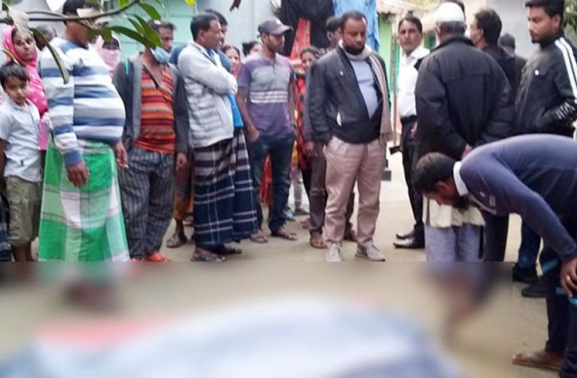 কালিয়াকৈরে ট্রাকচাপায় প্রাণ গেল মা-ছেলের