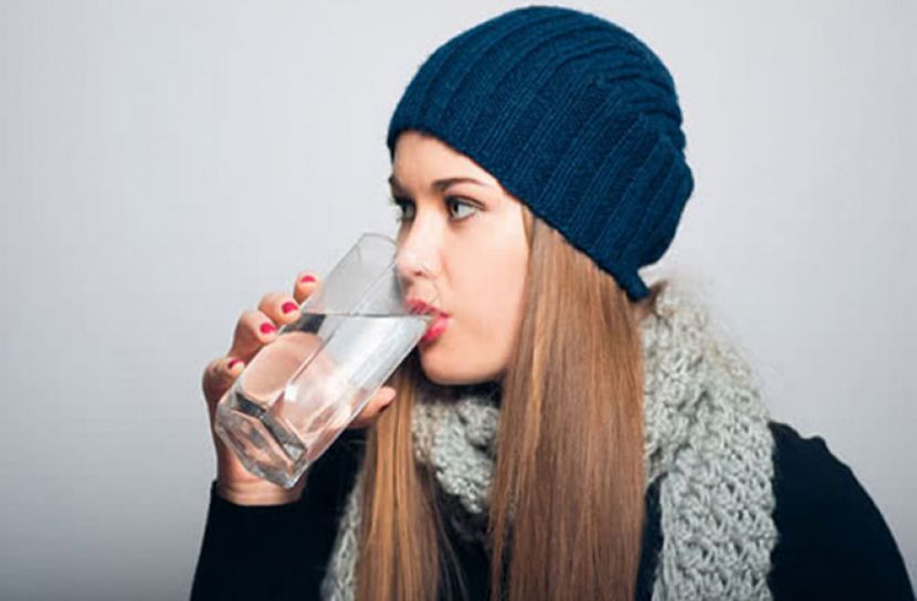 শীতেও প্রতিদিন ৮ থেকে ১০ গ্লাস পানি 