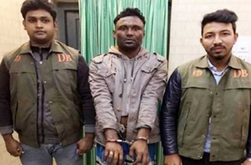 এসি লাগানো নৌকায় আত্মগোপনে থাকতেন ডাকাত সর্দার!