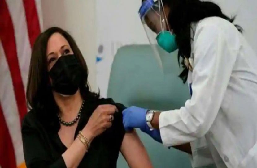 করোনার টিকা নিলেন কমলা হ্যারিস 