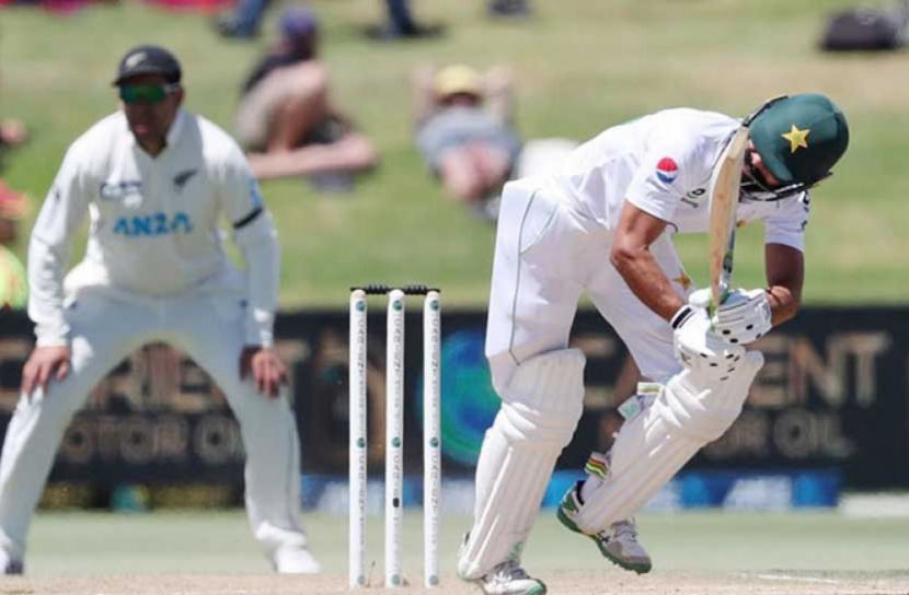 পাকিস্তানকে হারিয়ে শীর্ষে নিউজিল্যান্ড