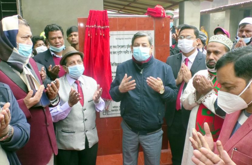 প্রধানমন্ত্রীর উপহার পাকা ঘর নির্মাণের ভিত্তিপ্রস্তর স্থাপন