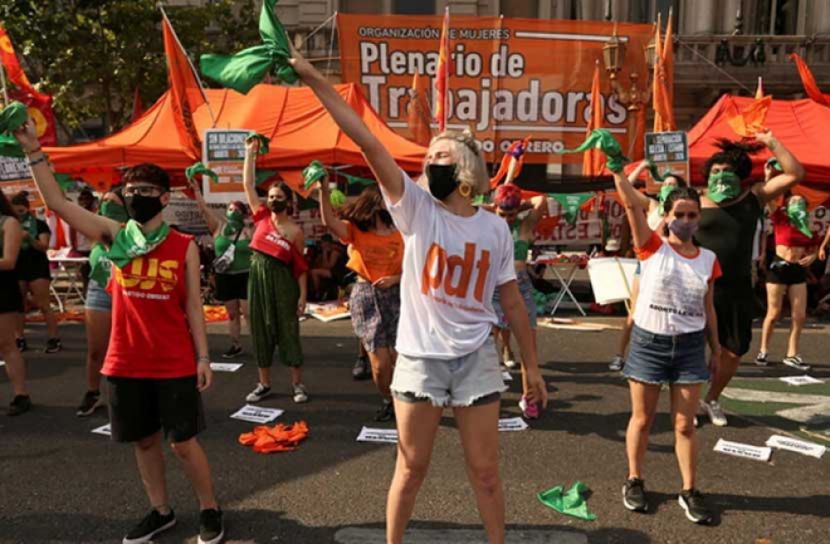 গর্ভপাতকে বৈধতা দিয়ে আর্জেন্টিনায় আইন