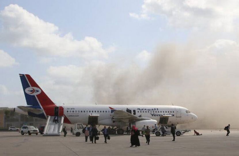 ইয়েমেনে বিমানবন্দরে হামলা, নিহত ২৭