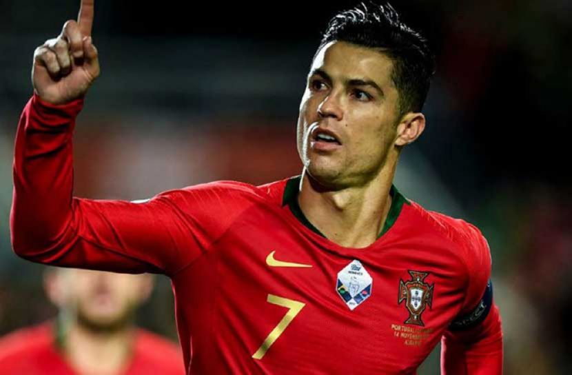 এখনই অবসর নয় দেশকে বিশ্বকাপ জেতাতে চাই : রোনালদো