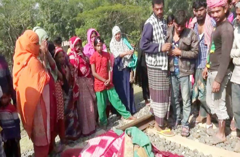 ট্রেন লাইনের উপর স্কুলছাত্রীর লাশ 