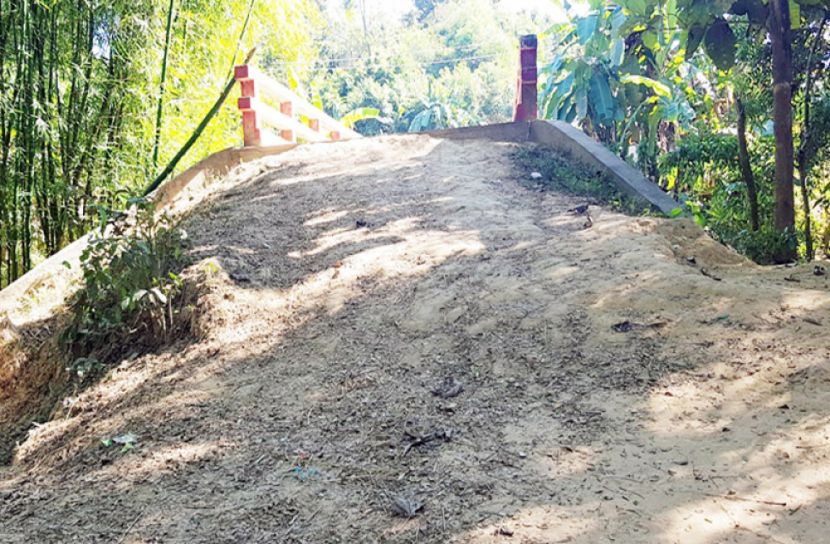 বান্দরবানে কাবিখার টাকা যাচ্ছে চেয়ারম্যান ও পিআইওর পেটে