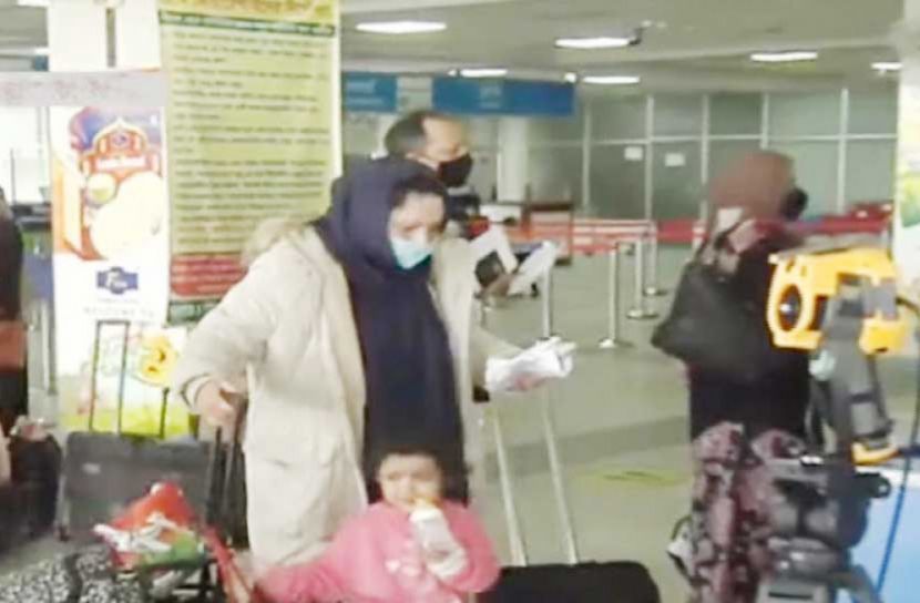 কোয়ারেন্টাইনে যুক্তরাজ্য ফেরত ১১ যাত্রী