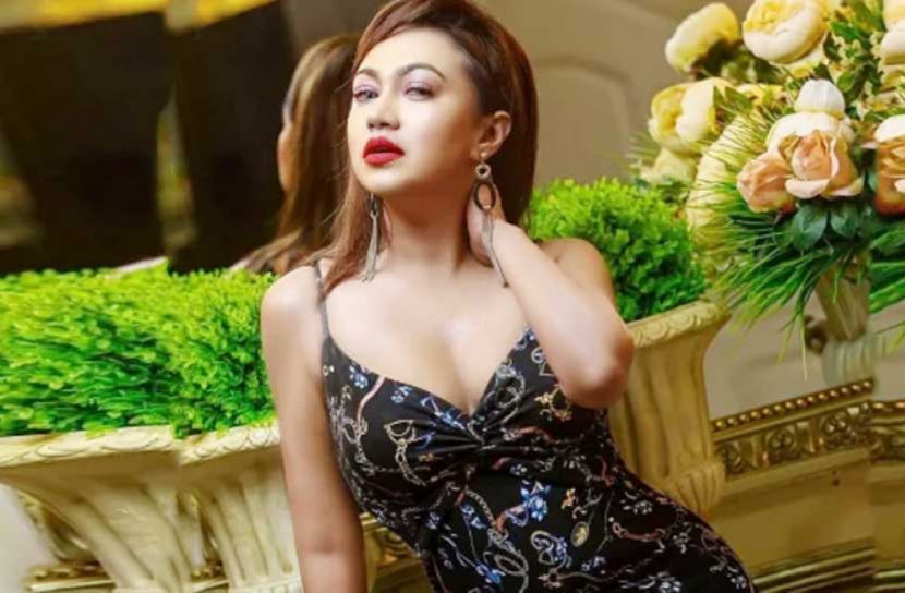 বিপাশার উষ্ণ ছবিতে সমালোচনার ঝড়