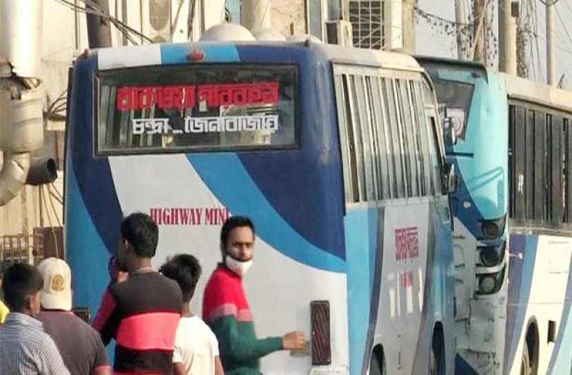 বেপরোয়া বাস কেড়ে নিল ২ তরুণীর প্রাণ