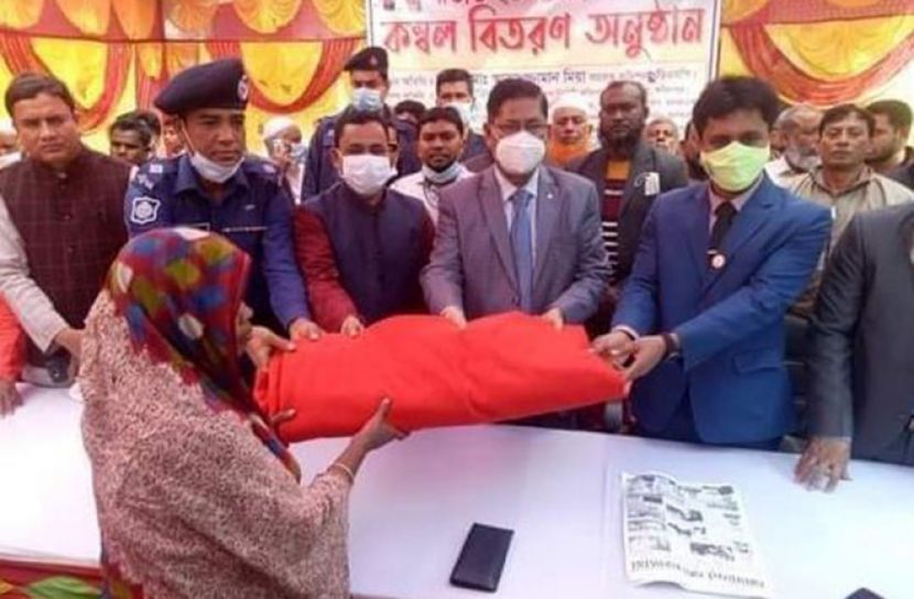 আলফাডাঙ্গায় সাবেক ডিএমপি কমিশনারের কম্বল বিতরণ 