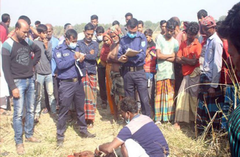 নদীর পাড়ে রিকশা চালকের মরদেহ