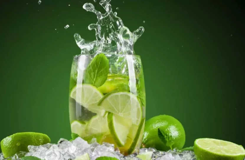 যে ৭ কারণে প্রতিদিন সকালে লেবুর পানি খাবেন