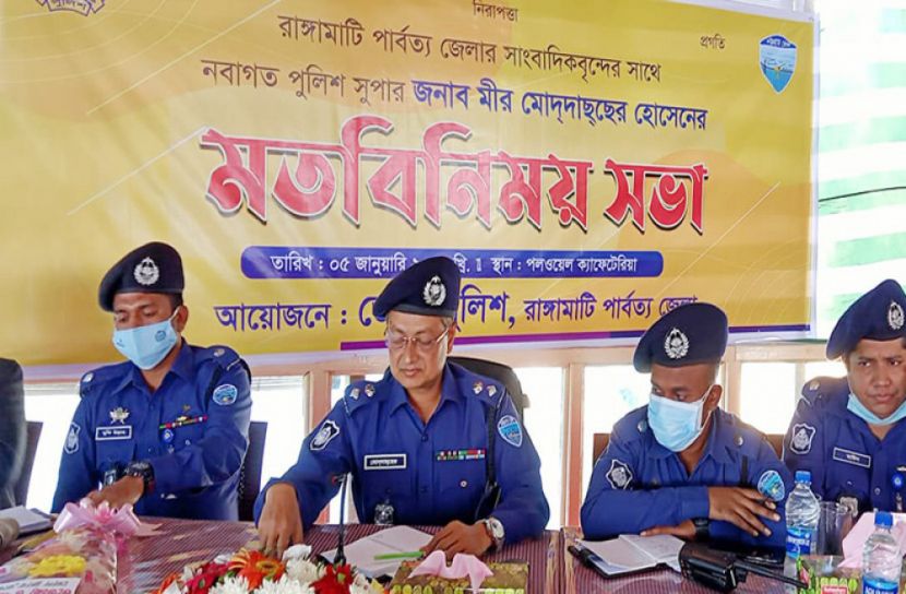 `সাংবাদিকদের সঙ্গে মিলেমিশে কাজ করতে চাই’