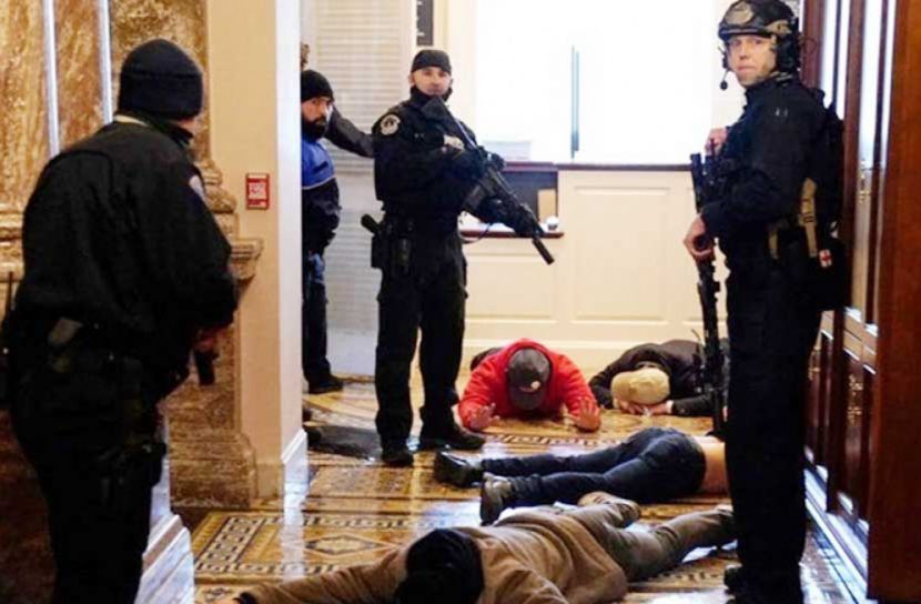 ওয়াশিংটনে জরুরি অবস্থা জারি