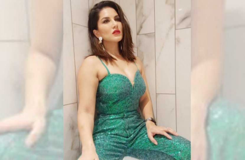 শীতে সানি লিওনের উষ্ণতা ছড়ানো ভিডিও ভাইরাল