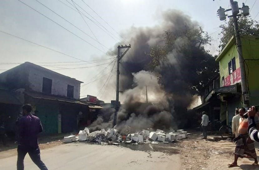 চলন্ত ট্রাকে অগ্নিকাণ্ড