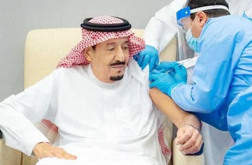 করোনার টিকা নিলেন সৌদি বাদশা