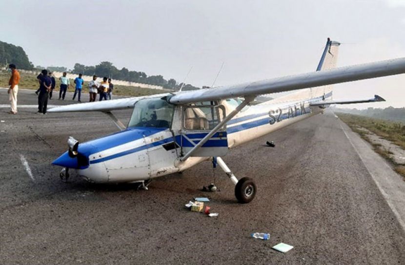 রাজশাহীতে বিমান দুর্ঘটনা, ফ্লাইট বন্ধ