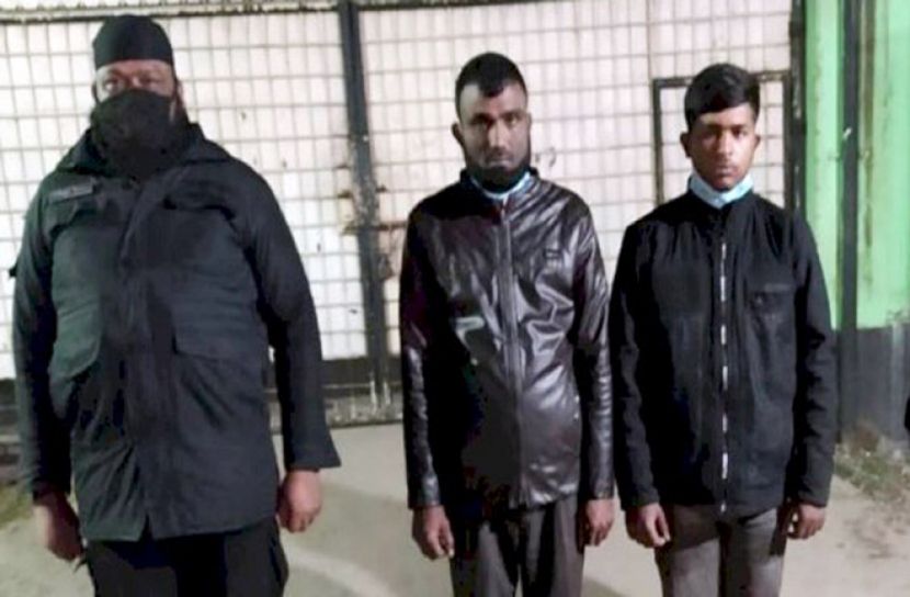 পাথর বোঝাই ট্রাকে বিপুল পরিমাণ গাঁজা