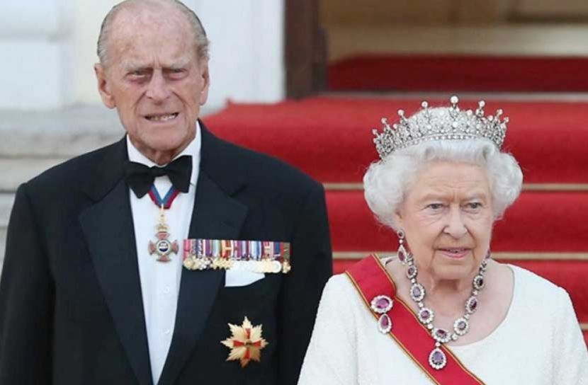 ভ্যাকসিন নিলেন রানি এলিজাবেথ