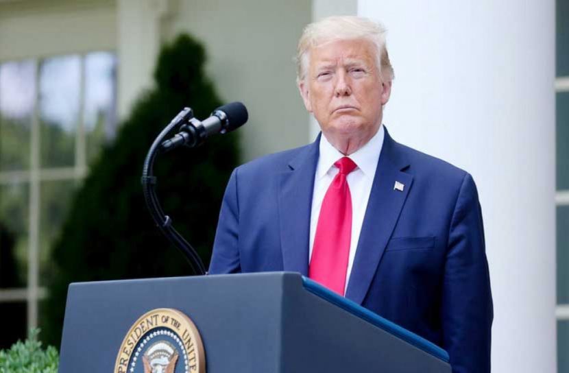 ট্রাম্পের পদত্যাগ চায় ৫৭ ভাগ নাগরিক