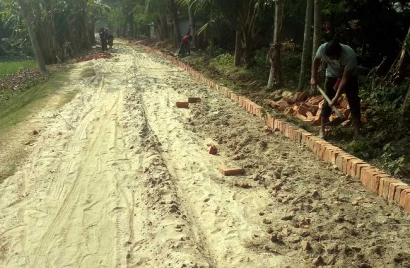 জনদুর্ভোগ দেখার কেউ নেই!