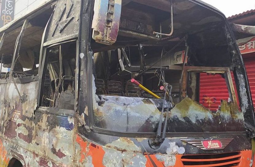 কিশোরগঞ্জে বাসে আগুন, ঘুমন্ত চালকের মৃত্যু