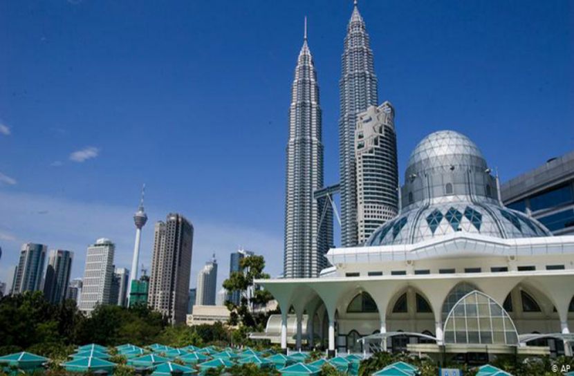 মালয়েশিয়ায় লকডাউন ঘোষণা