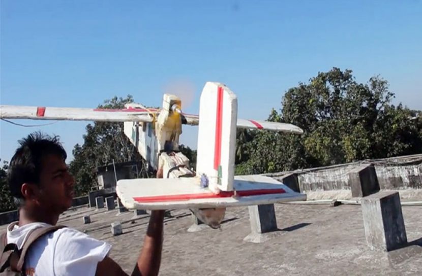 পাইলট হবার স্বপ্ন থেকে কিশোরের ড্রোন আবিস্কার 