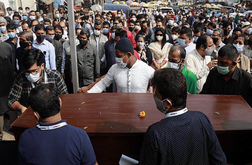 সাংবাদিক মিজানুর রহমান খানের দাফন সম্পন্ন 