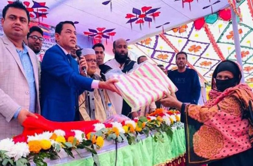 লক্ষ্মীপুরে ৫শ অসহায় নারী-পুরুষ পেলেন কম্বল  
