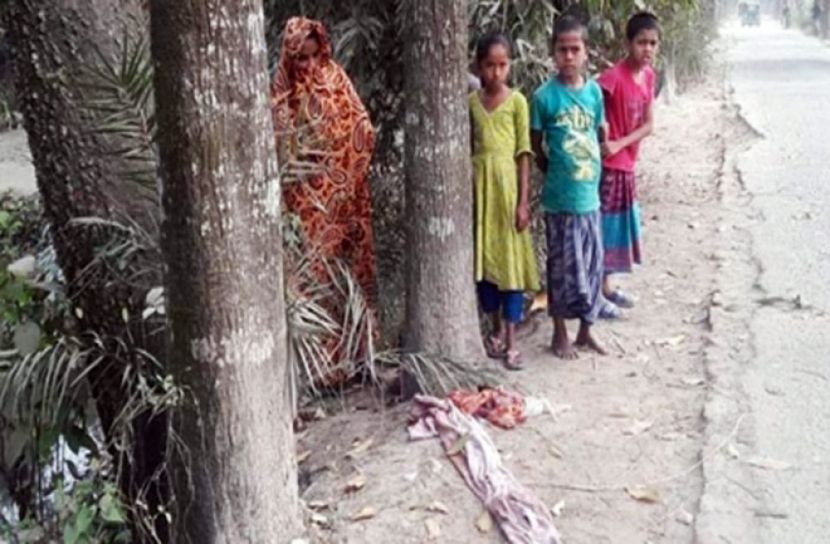 কুকুরের মুখে মৃত নবজাতক!