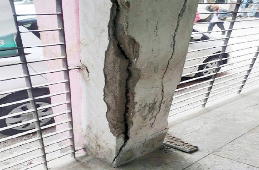 ঝুঁকিপূর্ণ ভবনেই চলছে লক্ষ্মীপুর জেলা আদালতের কার্যক্রম 