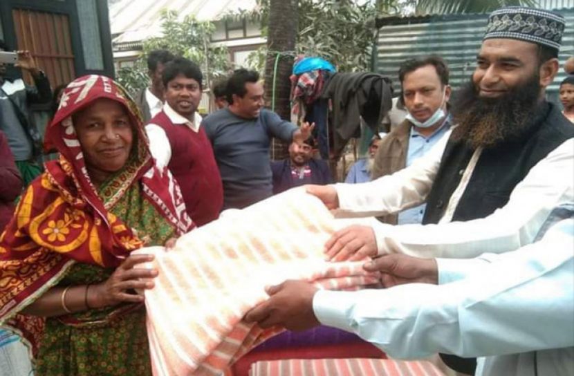 গজারিয়ায় ব্যক্তি উদ্যোগে কম্বল বিতরণ