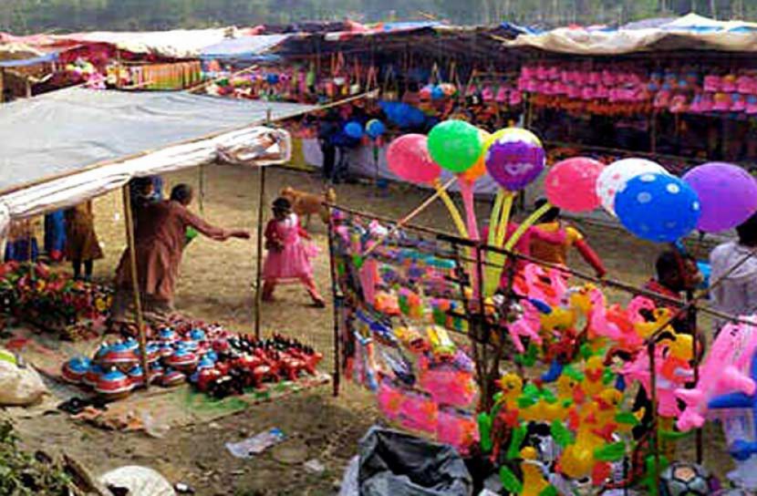 নরসিংদীতে গ্রামীন পৌষমেলা, হাজারো মানুষের ঢল 