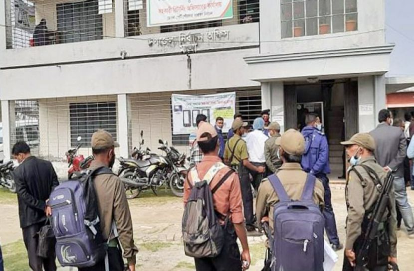 মোংলা পৌর নির্বাচন: কঠোর নিরাপত্তায় আইনশৃঙ্খলা বাহিনী