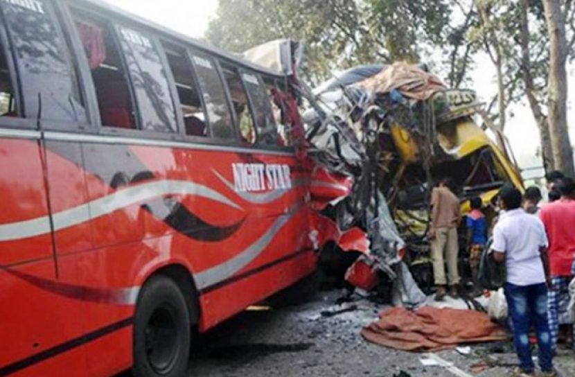 বগুড়ায় বাস-ট্রাকের সংঘর্ষে নিহত ২